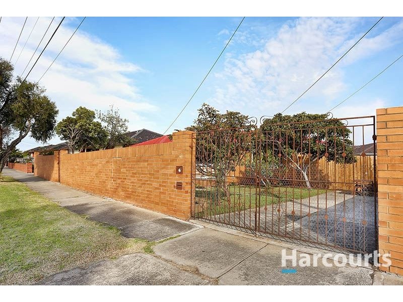 10 Winamurra Crescent, Thomastown VIC 3074