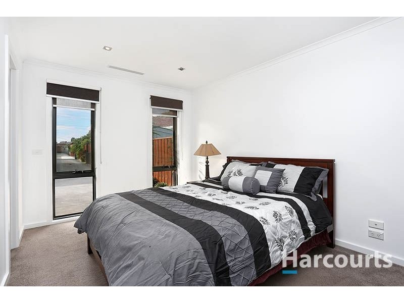 2/13 Travers Street, Thomastown VIC 3074