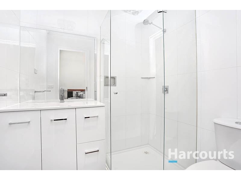 2/13 Travers Street, Thomastown VIC 3074