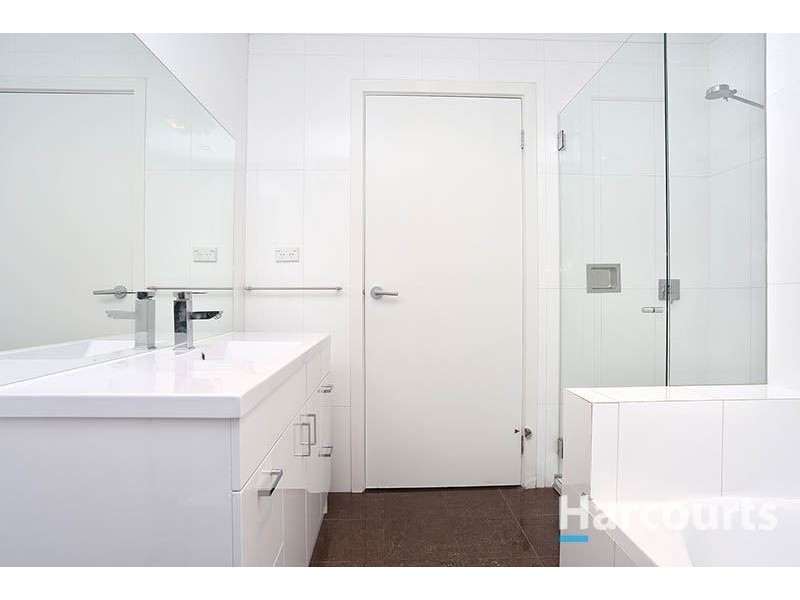 2/13 Travers Street, Thomastown VIC 3074