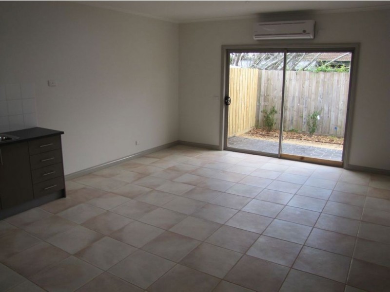 2/58-60 Memorial Avenue, Epping VIC 3076