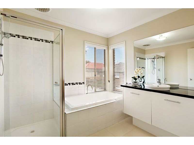 4 Parlette Terrace, South Morang VIC 3752