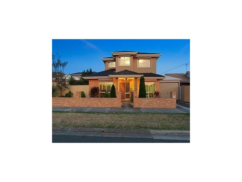 16 Charles Street, Thomastown VIC 3074
