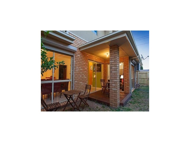 16 Charles Street, Thomastown VIC 3074