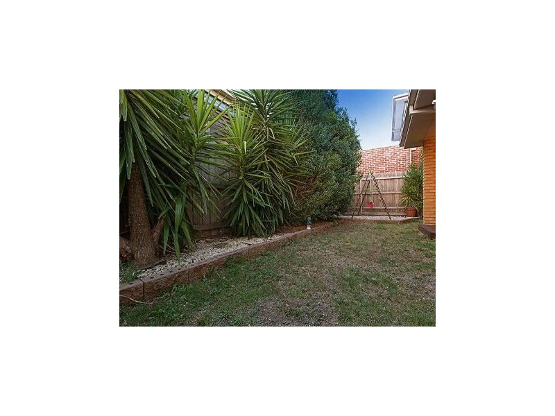 16 Charles Street, Thomastown VIC 3074