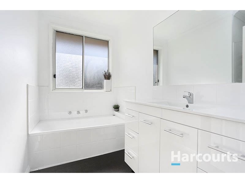 30 Cumberland Crescent, Thomastown VIC 3074