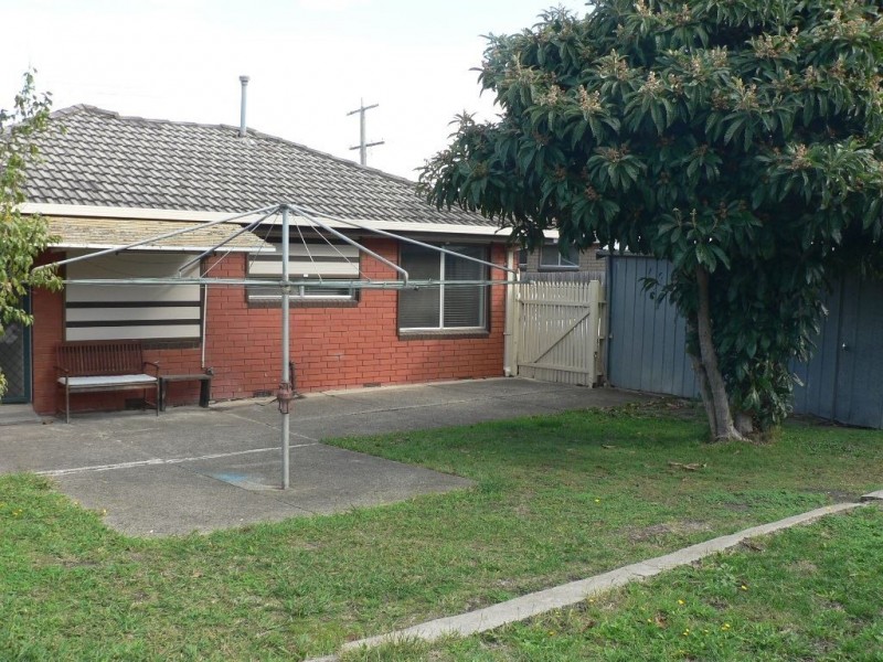 121 Casey Drive, Lalor VIC 3075