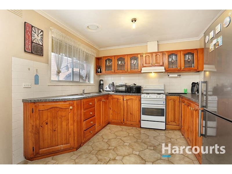 8 Currawong Avenue, Lalor VIC 3075