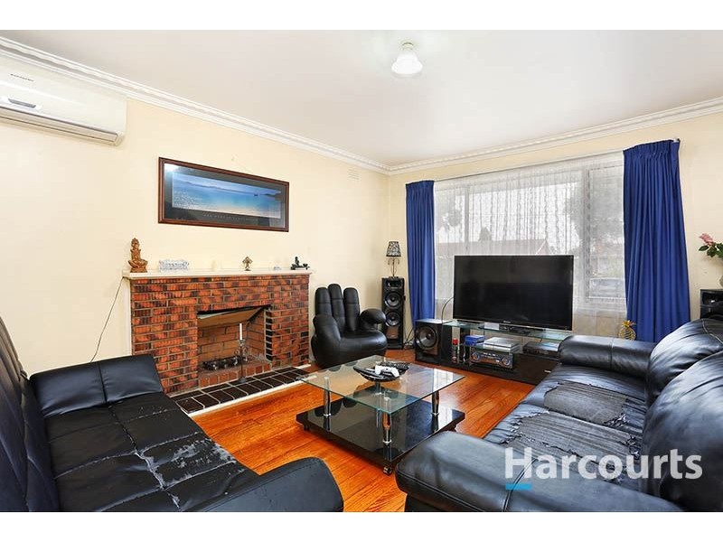 8 Currawong Avenue, Lalor VIC 3075