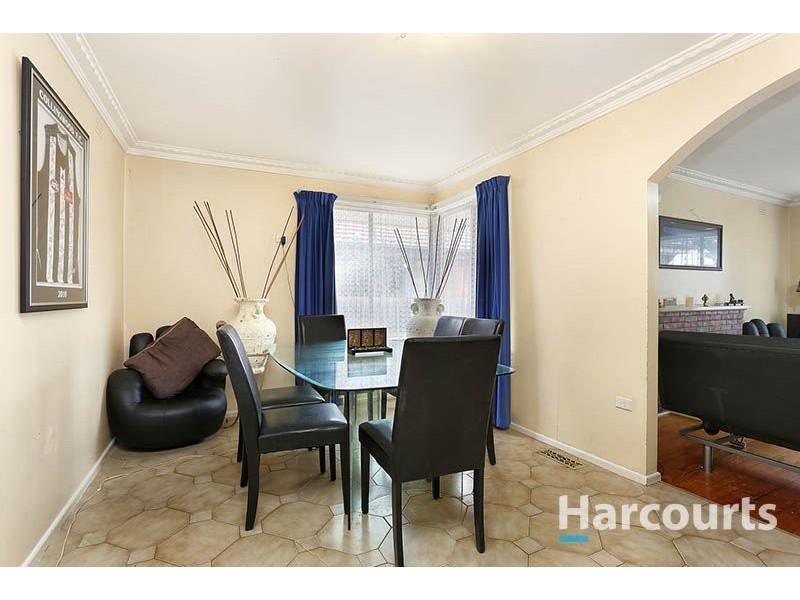 8 Currawong Avenue, Lalor VIC 3075