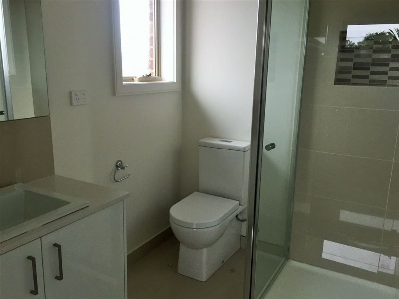 2/8 Edgewood Close, Thomastown VIC 3074