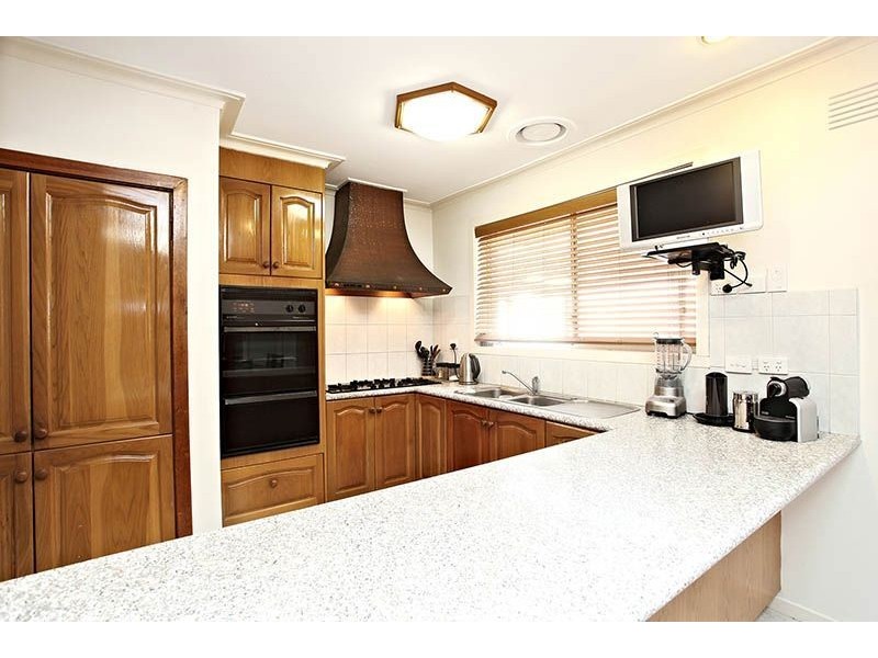 5 McPhee Court, Thomastown VIC 3074