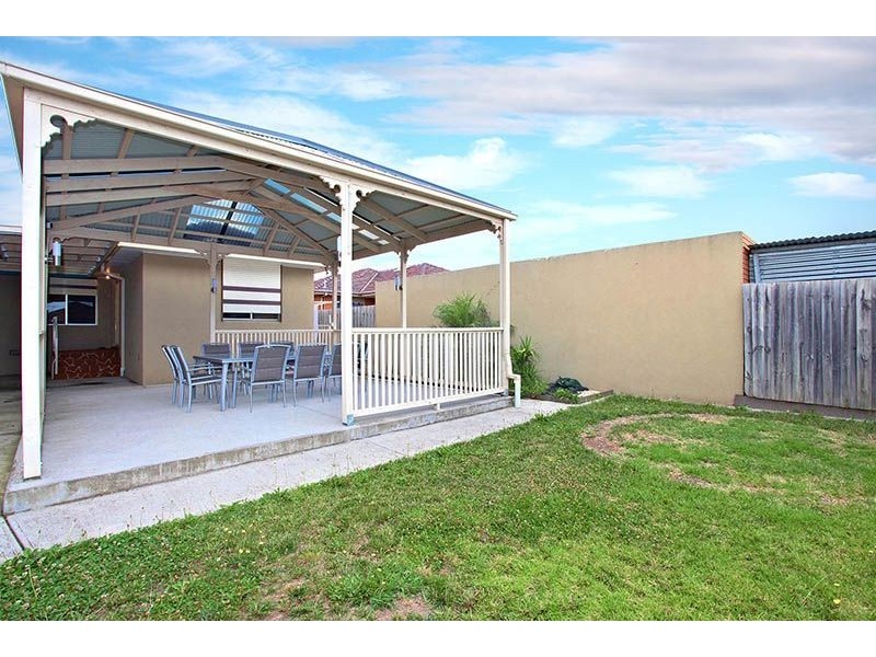 5 McPhee Court, Thomastown VIC 3074