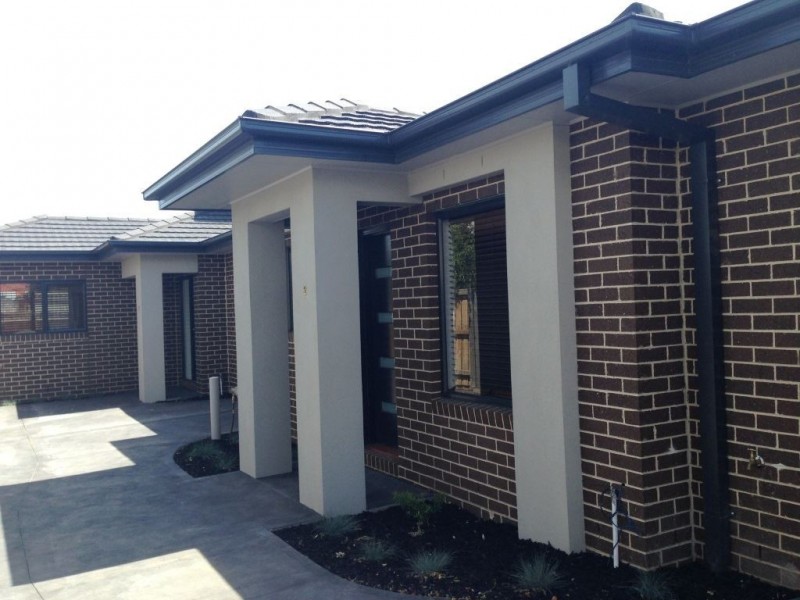 2/27 Travers Street, Thomastown VIC 3074