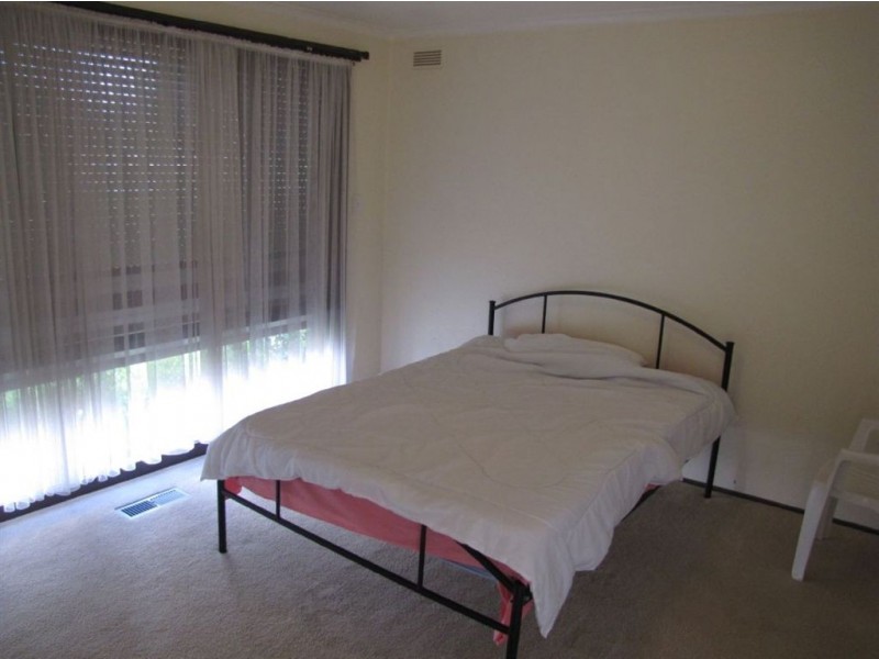 4 Fiesta Court, Thomastown VIC 3074