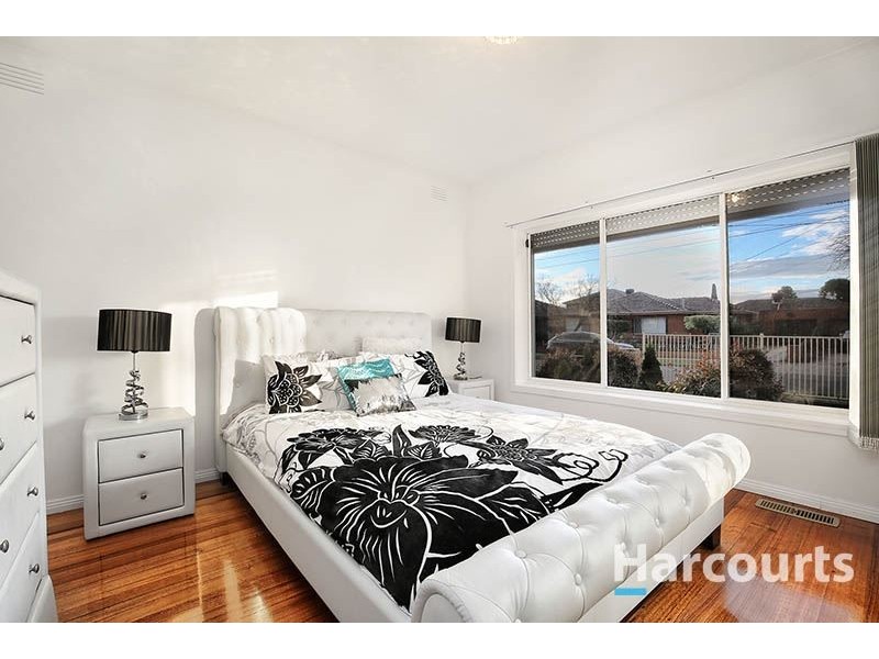 1 Karingal Way, Thomastown VIC 3074