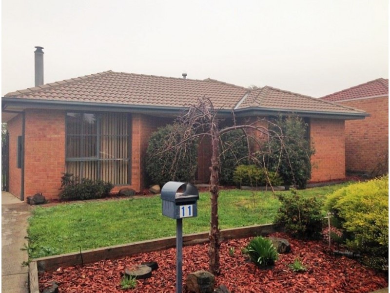 11 Carbon  Crescent, Mill Park VIC 3082