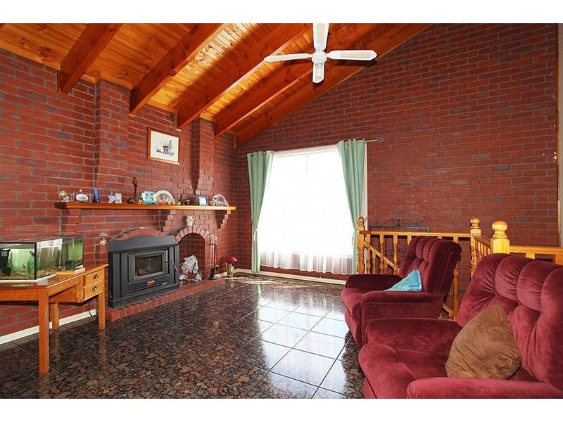 50 Benaroon Drive, Lalor VIC 3075