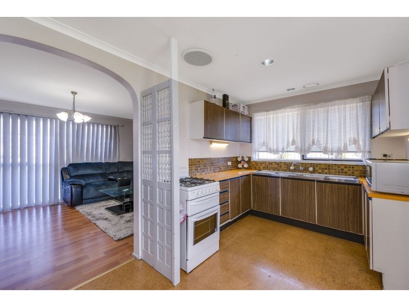 9 Pinnacle Court, Lalor VIC 3075