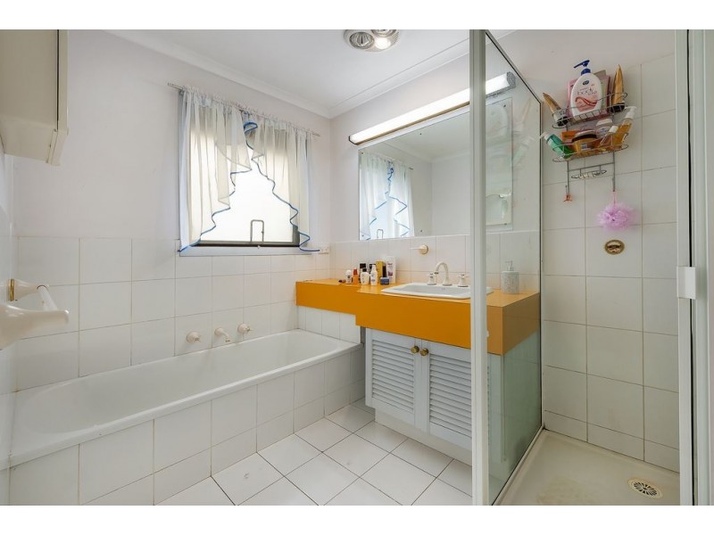 9 Pinnacle Court, Lalor VIC 3075