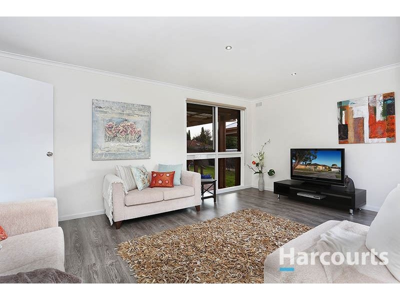 2 Debbie Court, Mill Park VIC 3082