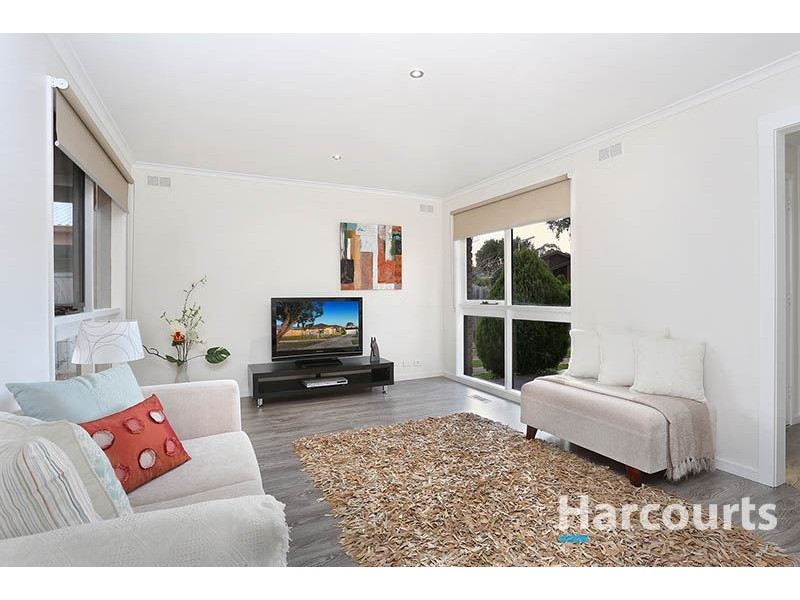 2 Debbie Court, Mill Park VIC 3082