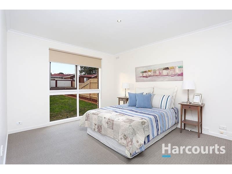 2 Debbie Court, Mill Park VIC 3082