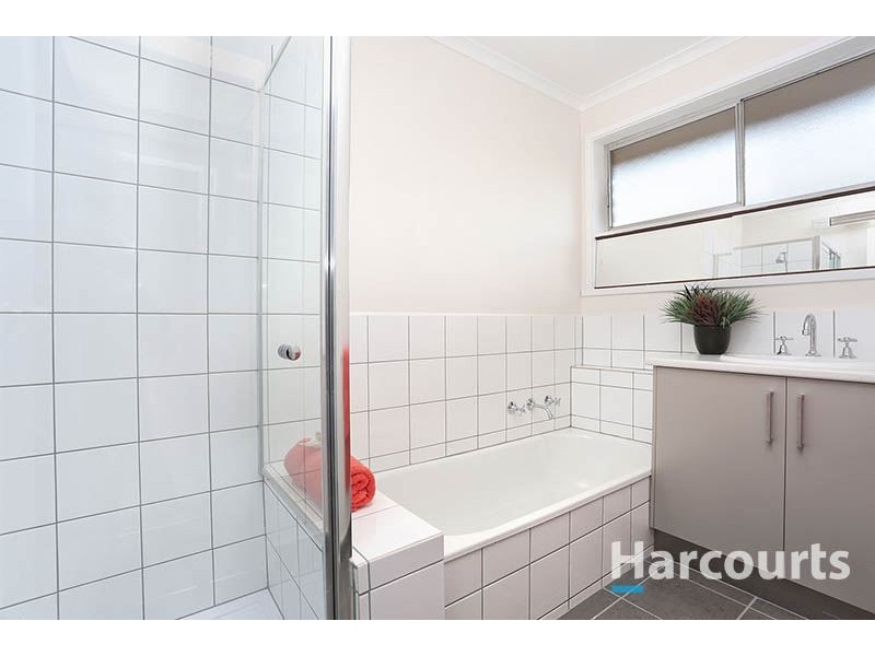 2 Debbie Court, Mill Park VIC 3082