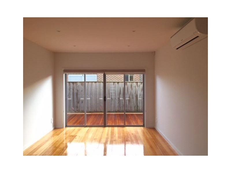 4/3 Redding Rise, Epping VIC 3076