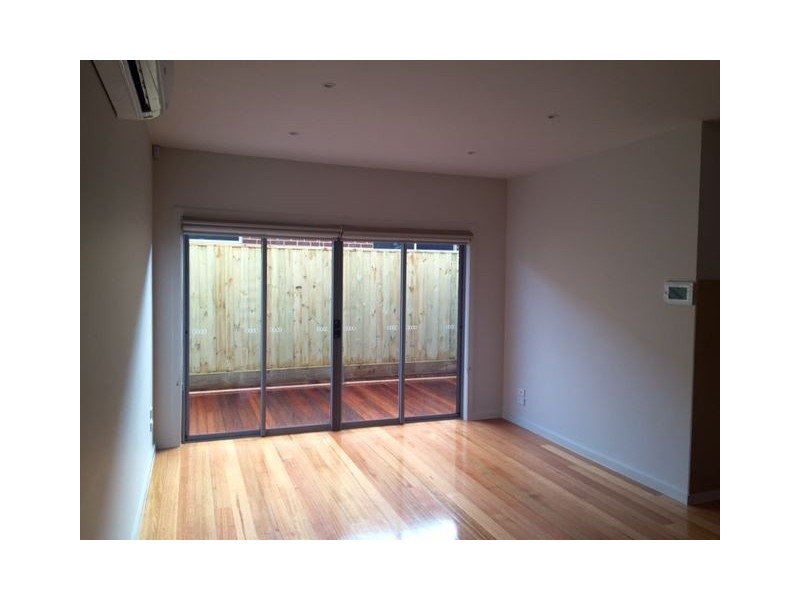 4/13 Blainey Crescent, Epping VIC 3076