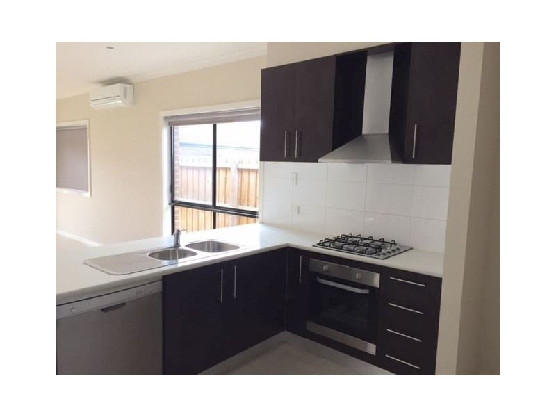 8 Ladislaw Drive, Epping VIC 3076