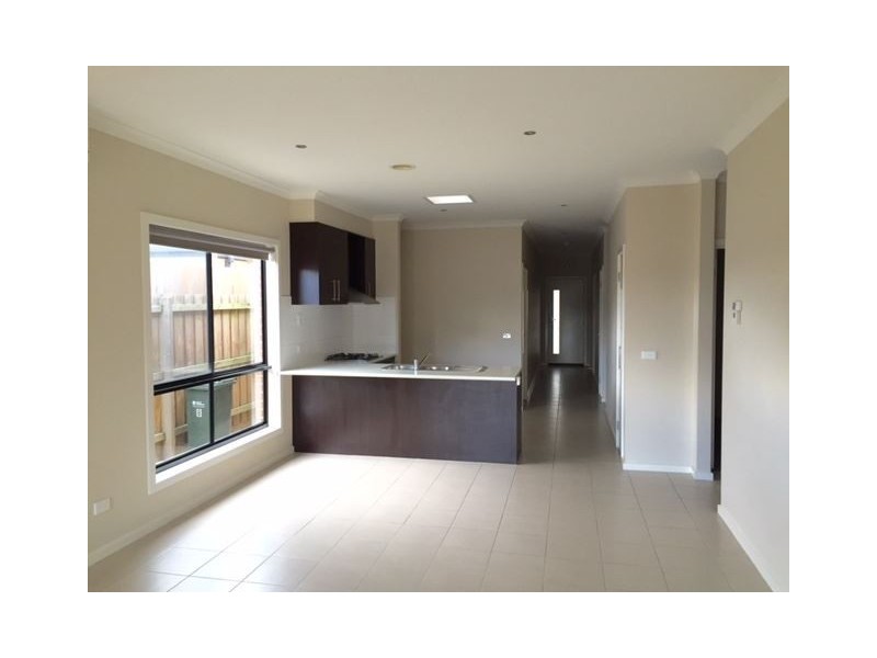 8 Ladislaw Drive, Epping VIC 3076
