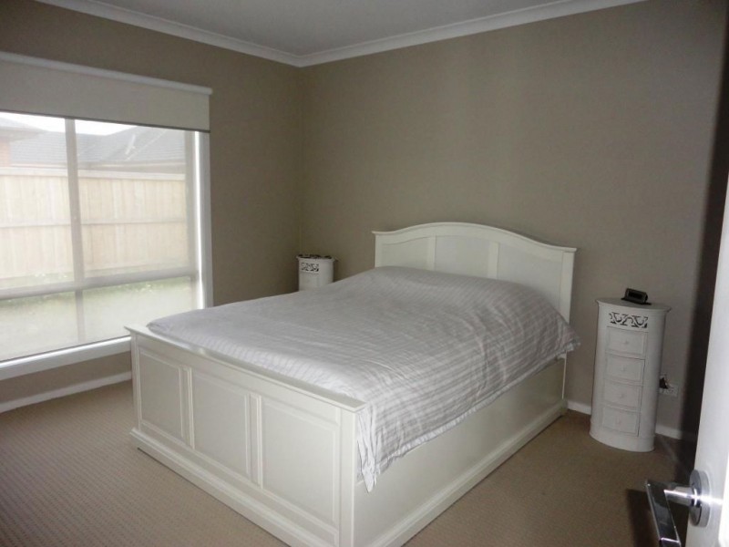 12 Mirka Drive, Lalor VIC 3075