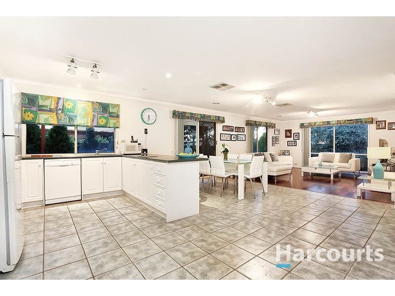 12 Perry Court, Roxburgh Park VIC 3064