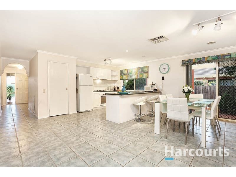 12 Perry Court, Roxburgh Park VIC 3064
