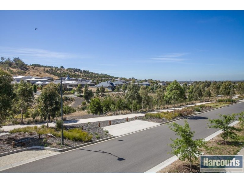 38 Palisades Boulevard, South Morang VIC 3752