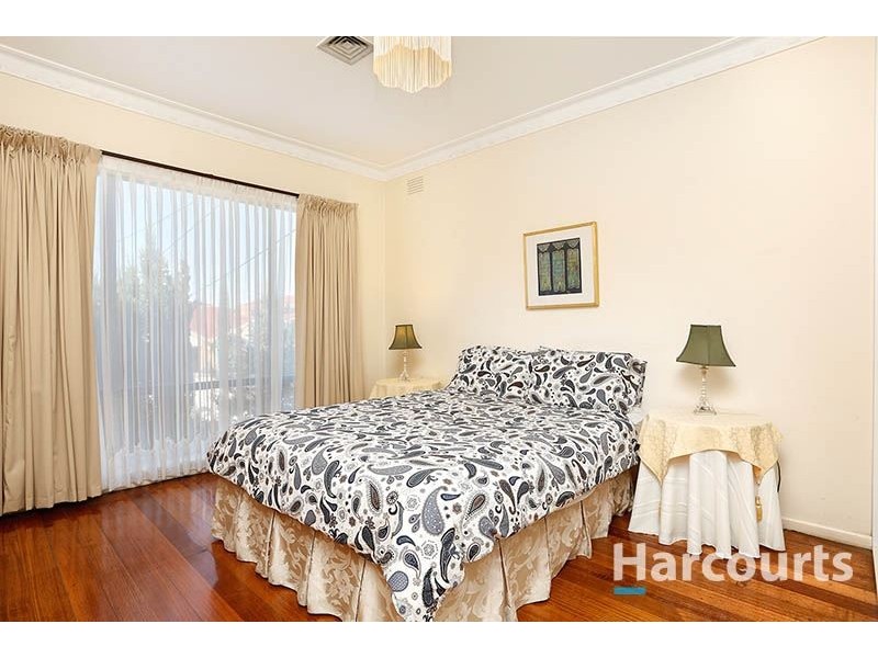 10 Purinuan Road, Reservoir VIC 3073