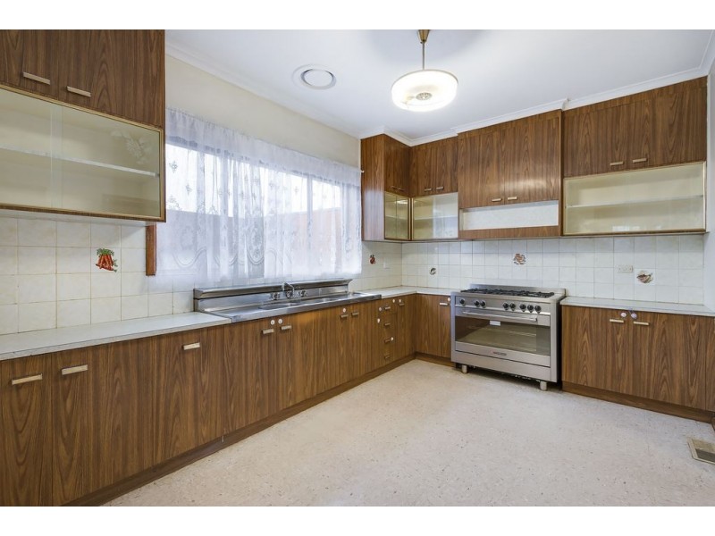 124 Alexander Avenue, Thomastown VIC 3074