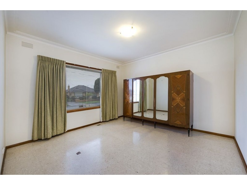 124 Alexander Avenue, Thomastown VIC 3074