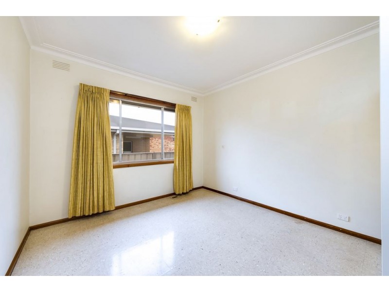 124 Alexander Avenue, Thomastown VIC 3074