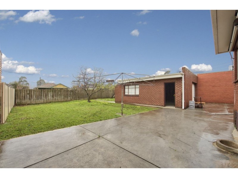 124 Alexander Avenue, Thomastown VIC 3074