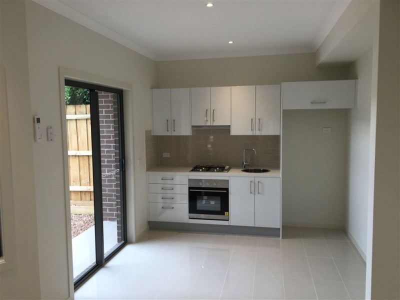 2/6 Corvey Road, Reservoir VIC 3073