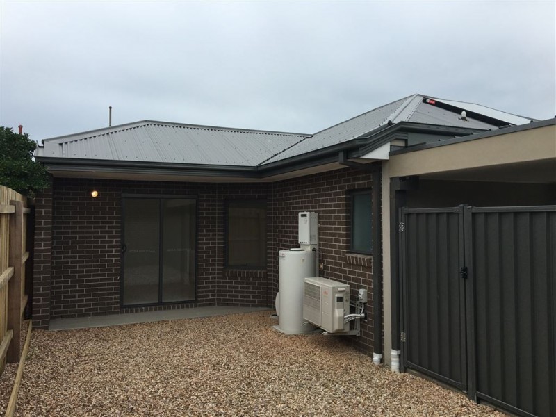 2/6 Corvey Road, Reservoir VIC 3073