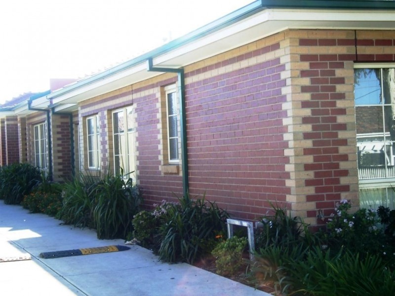 2/2 Dorothy Avenue, Thomastown VIC 3074