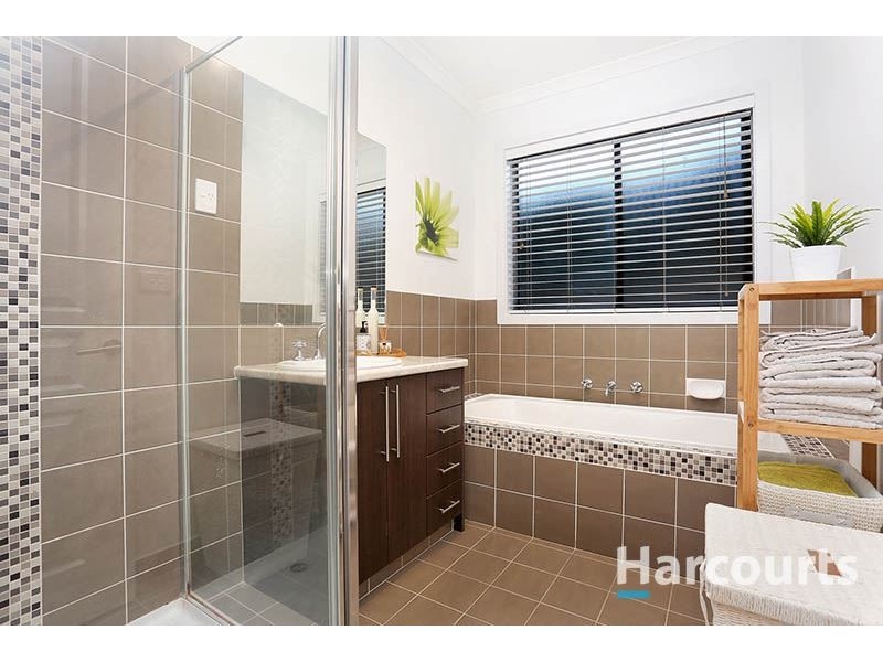 23 Poppy Drive, South Morang VIC 3752