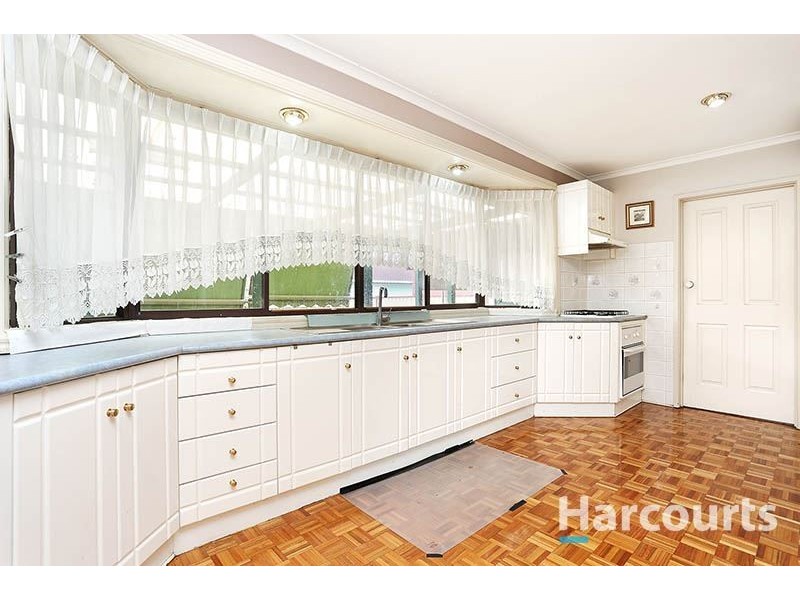122 Casey Drive, Lalor VIC 3075