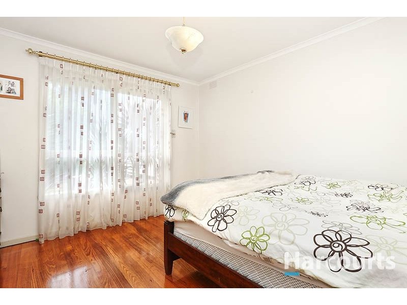 122 Casey Drive, Lalor VIC 3075