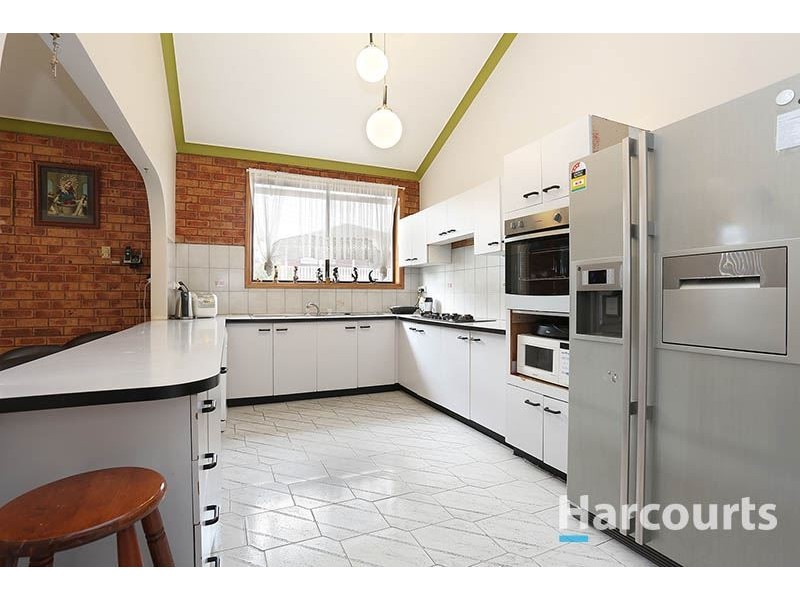 24 Dakota Drive, Thomastown VIC 3074