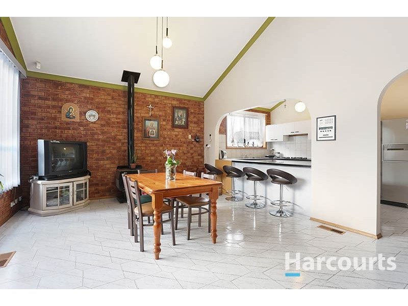 24 Dakota Drive, Thomastown VIC 3074