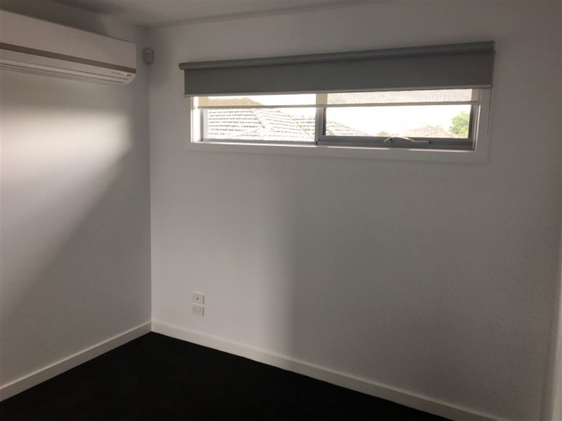2/30 Pleasant Road, Thomastown VIC 3074